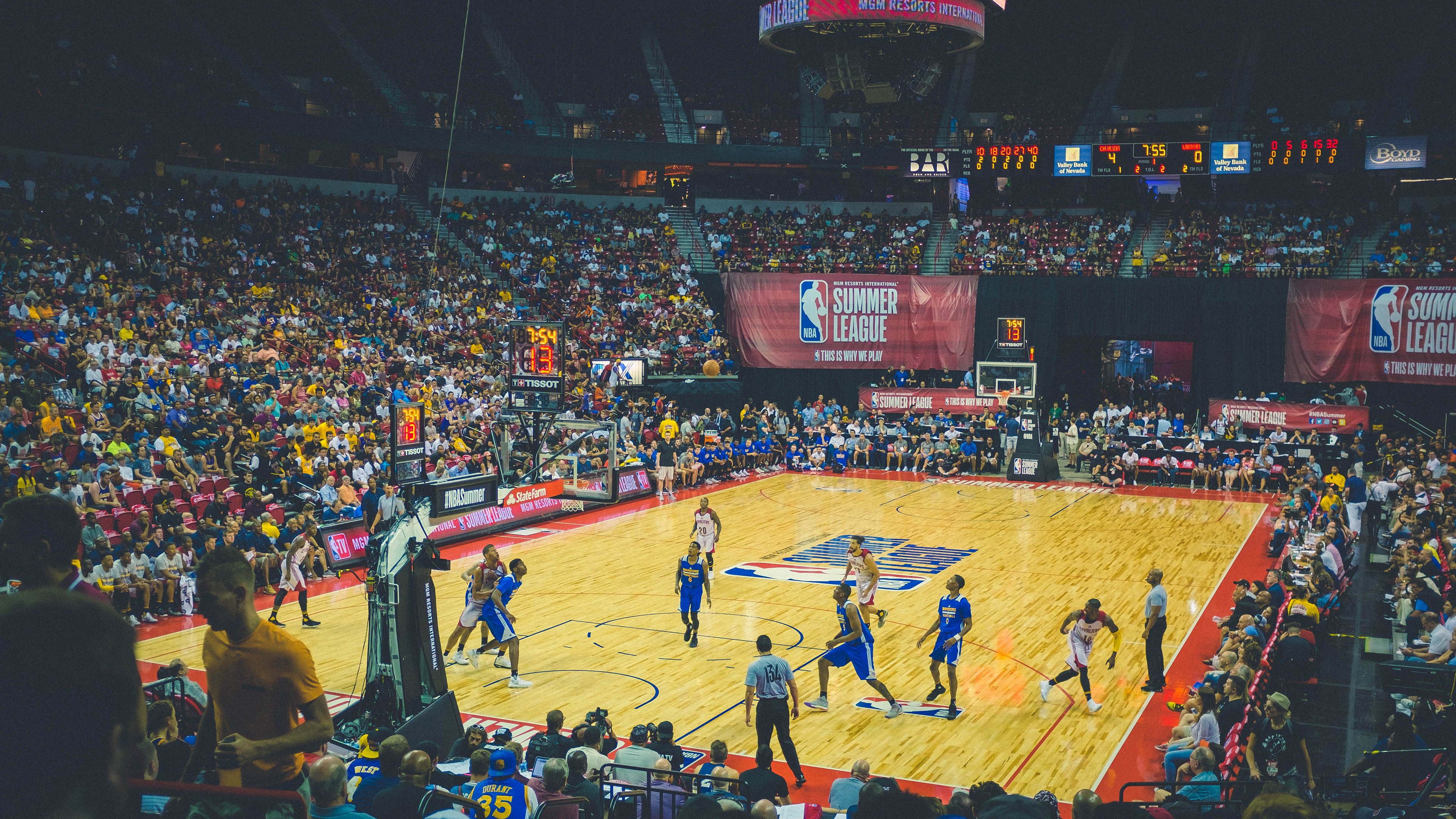 九游电竞官网-“青岛队主场迎战劲敌，现场气氛火爆”，青岛队主场在哪